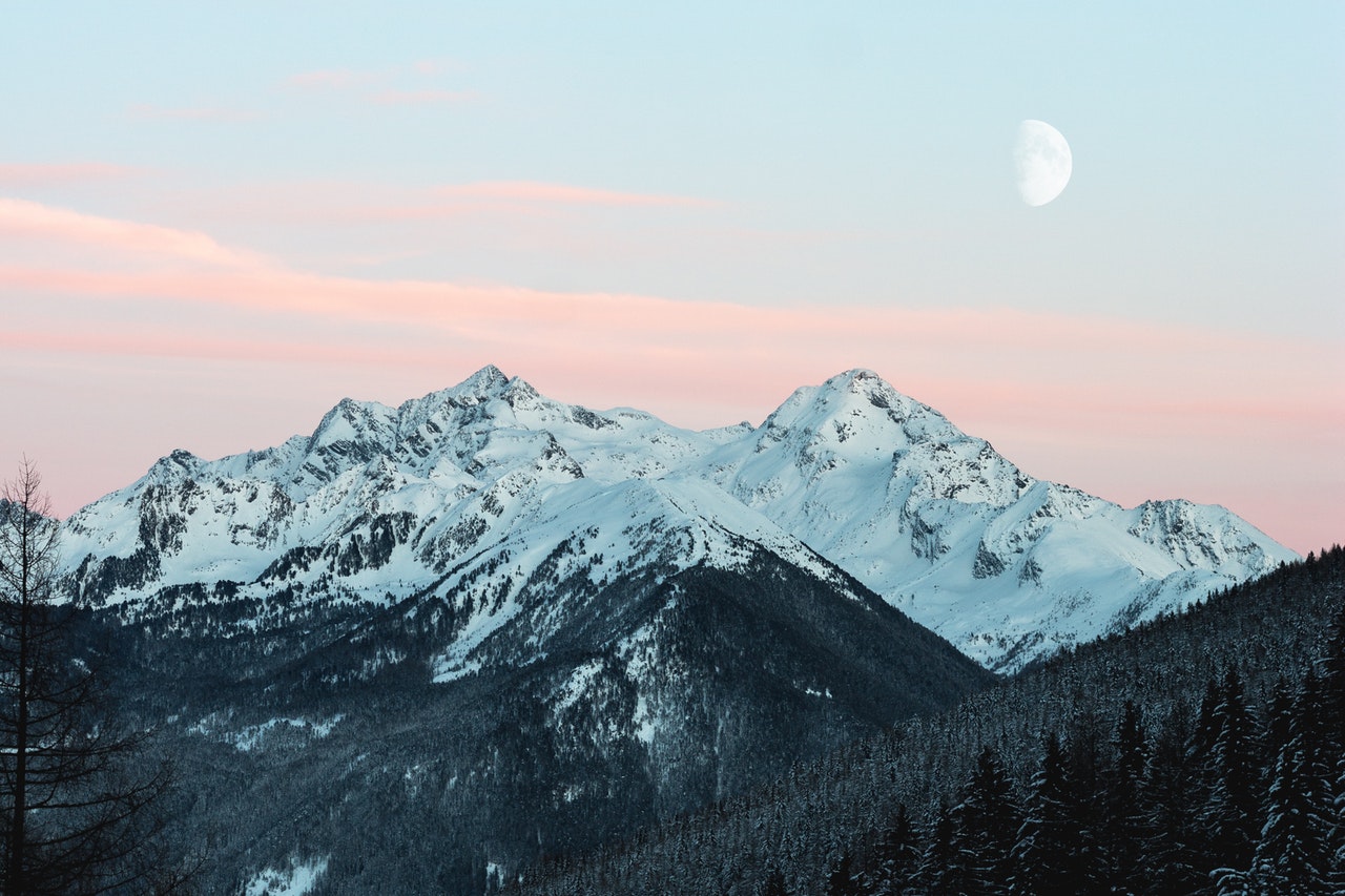 Services 2 snowy mountain 1287145